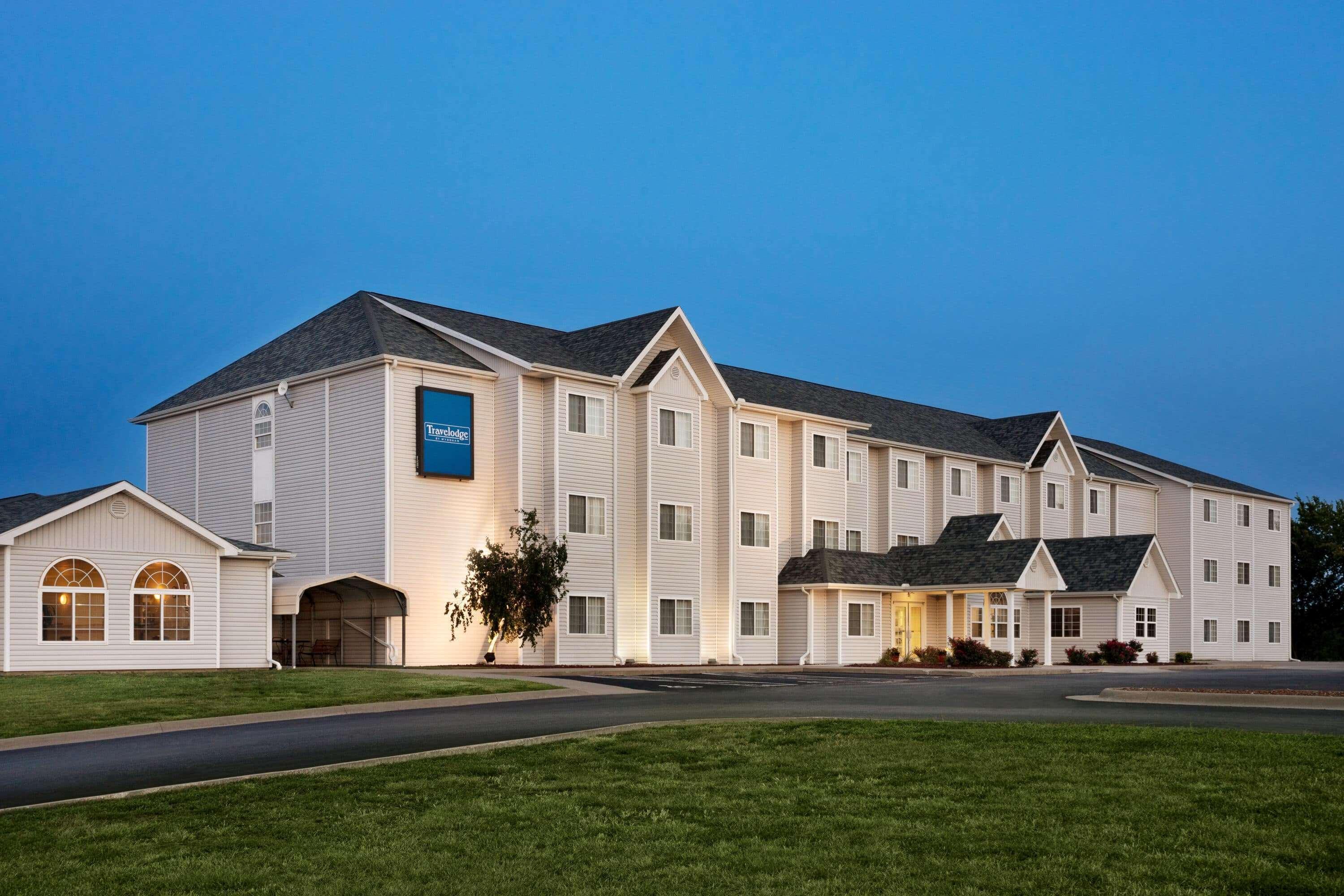 Travelodge By Wyndham Fort Scott Buitenkant foto