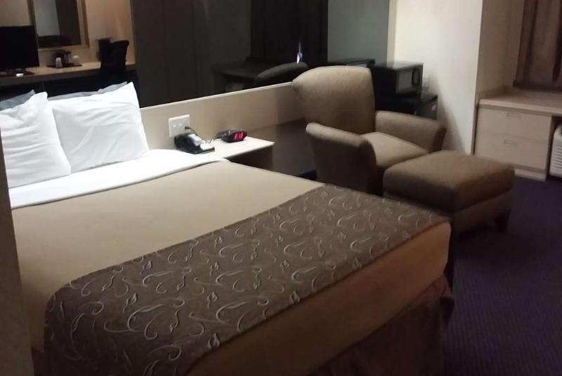 Travelodge By Wyndham Fort Scott Buitenkant foto
