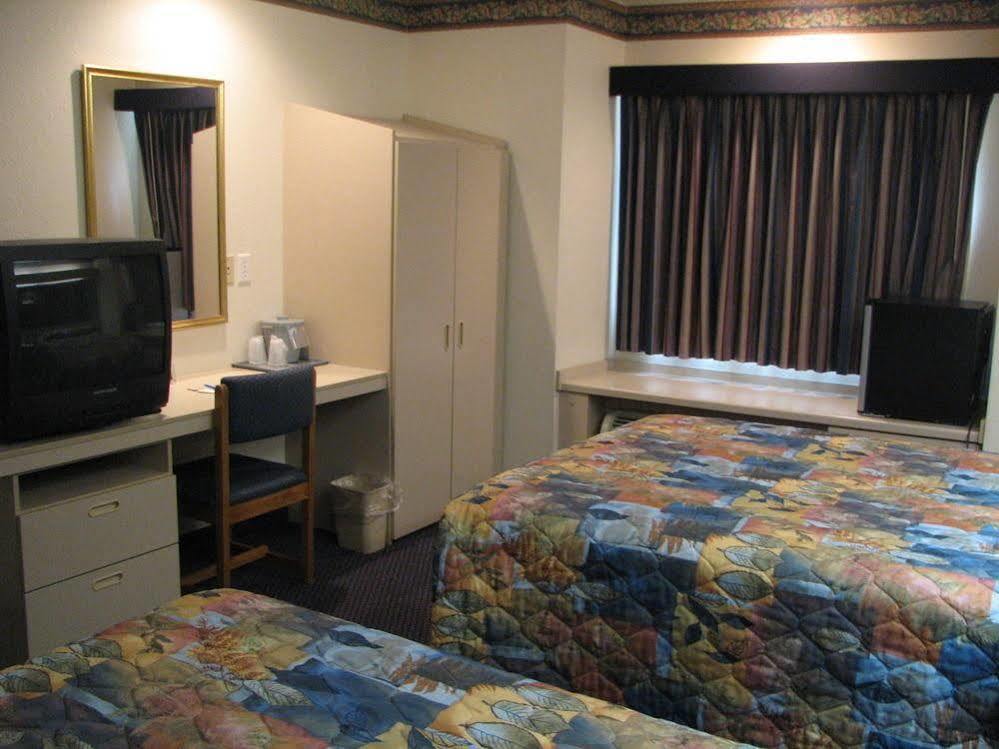 Travelodge By Wyndham Fort Scott Buitenkant foto