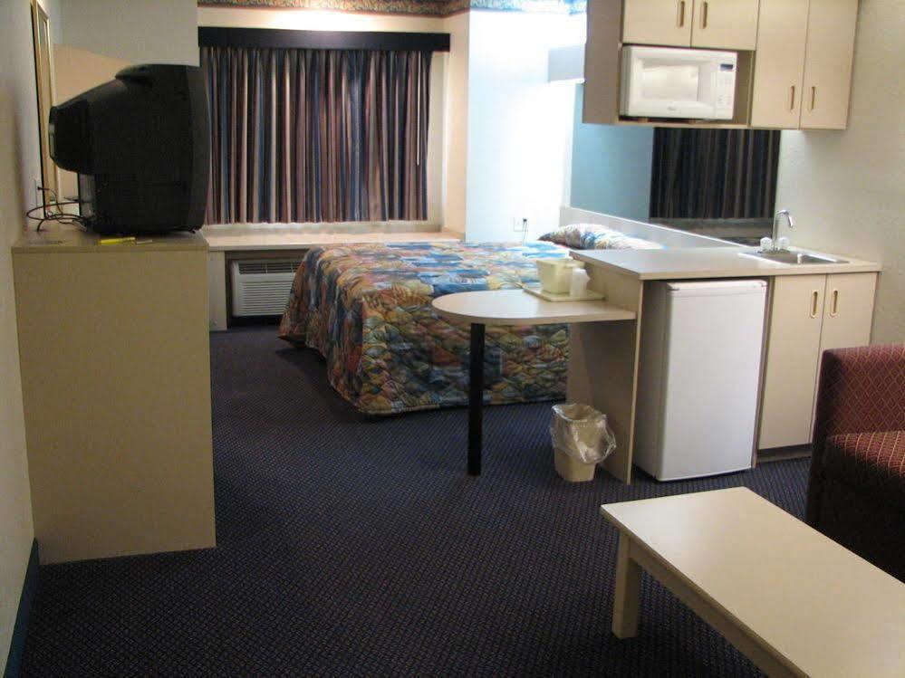 Travelodge By Wyndham Fort Scott Buitenkant foto