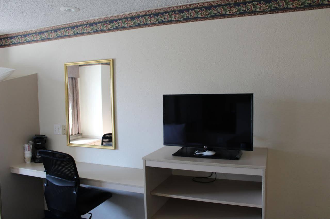 Travelodge By Wyndham Fort Scott Buitenkant foto