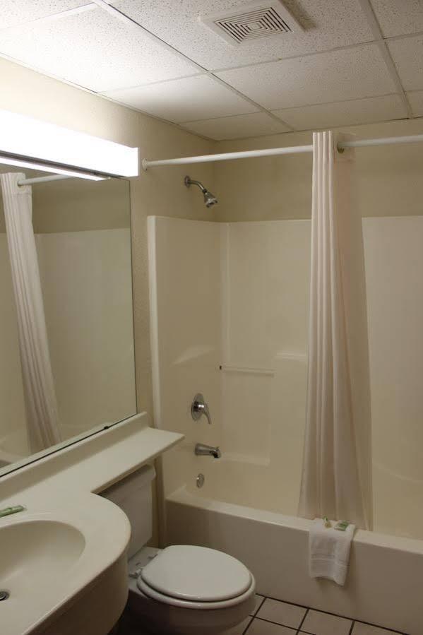Travelodge By Wyndham Fort Scott Buitenkant foto