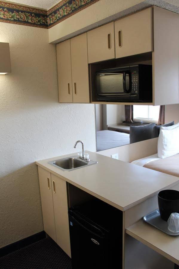 Travelodge By Wyndham Fort Scott Buitenkant foto